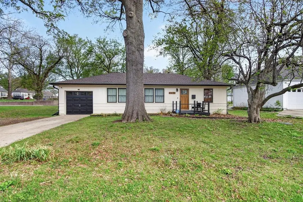 6620 W 56th Street, Mission, KS 66202 - #1