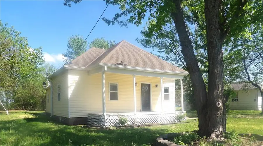 316 N Hickory Street, Garnett, KS 66032 - #3