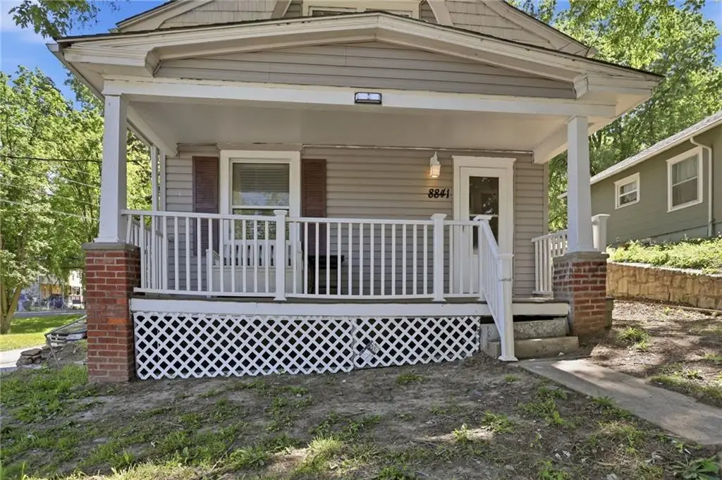8841 E Winner Road, Independence, MO 64053 - #1