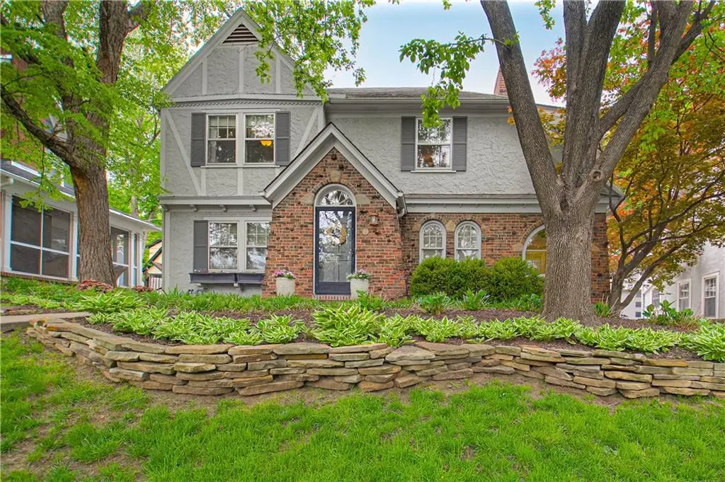 308 E 68th Terrace, Kansas City, MO 64113 - #1