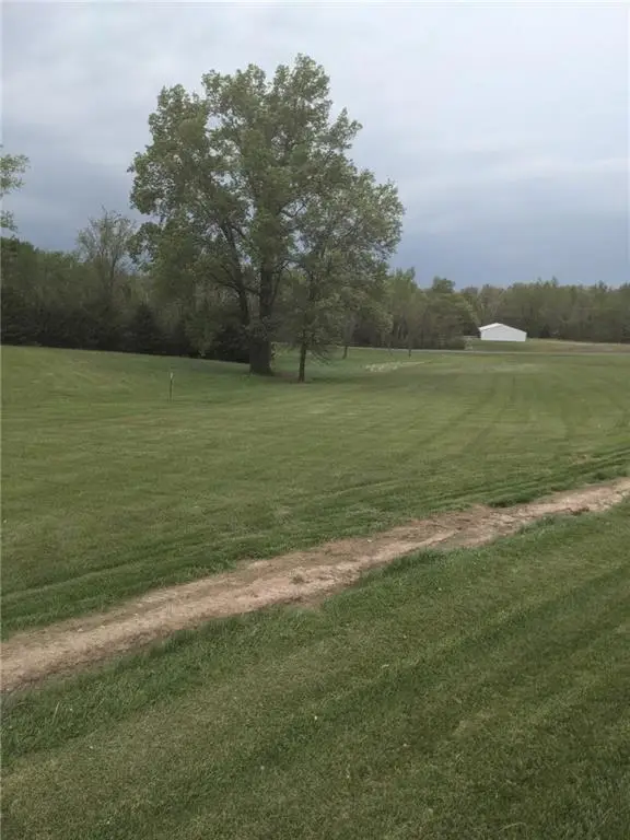 Lake Drive, Keytesville, MO 65261