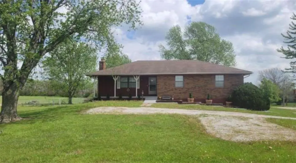 19615 S Cable Road, Belton, MO 64012 - #1