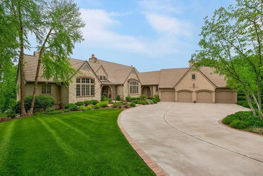 10462 S Oakcrest Lane, Olathe, KS 66061 - #3