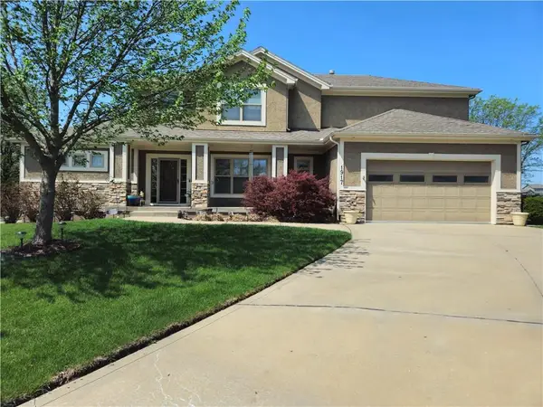 1917 SW Sage Canyon Road, Lee's Summit, MO 64082