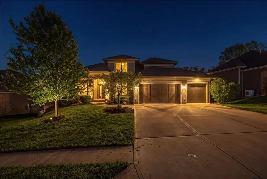 1104 Lakecrest Circle, Raymore, MO 64083 - #3