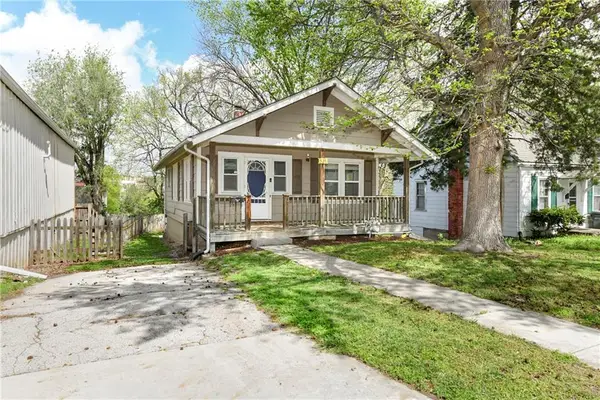 526 Oak Street, Leavenworth, KS 66048