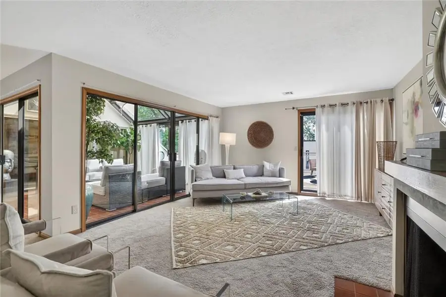 4567 Walnut Street, Kansas City, MO 64111 - #3