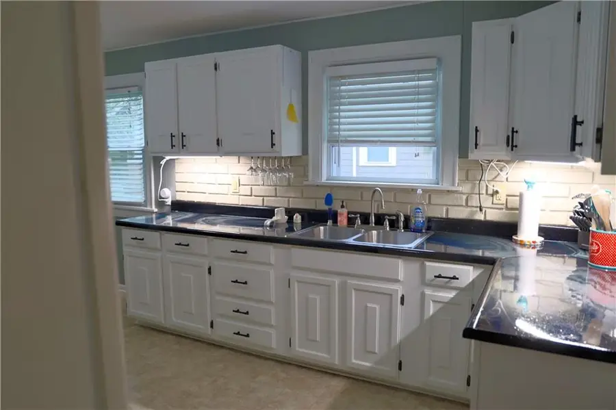 1006 E Pearl Street, Harrisonville, MO 64701 - #2