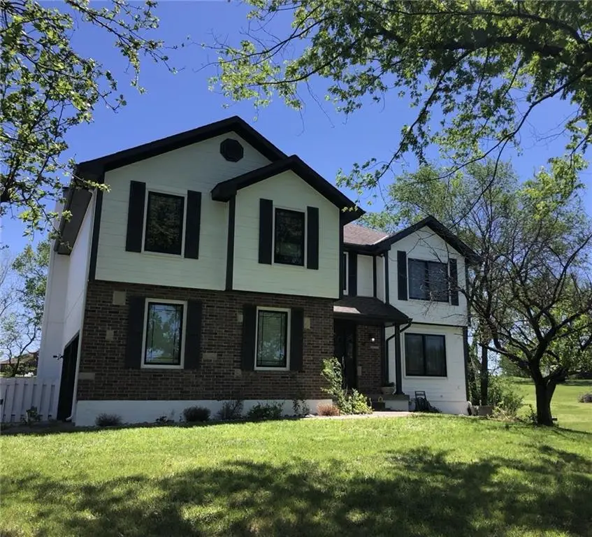 209 E 176th Street, Belton, MO 64012 - #1