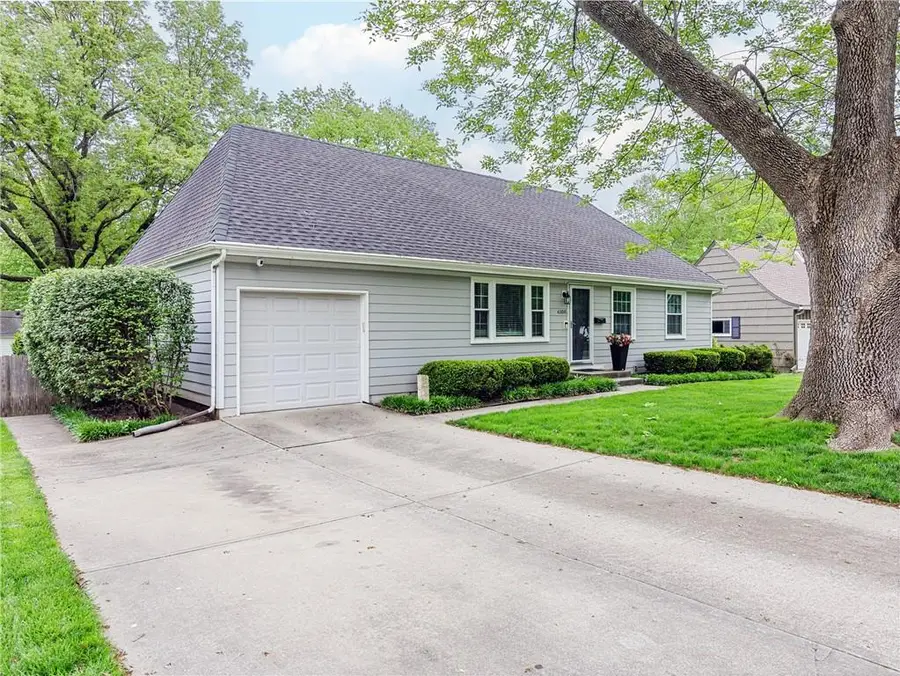 6108 W 76th Terrace, Prairie Village, KS 66208 - #3
