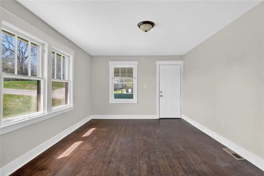 8405 Wabash Avenue, Kansas City, MO 64132 - #3