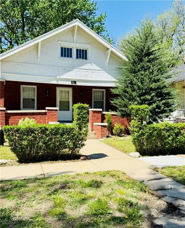 2222 N 3rd Street, St Joseph, MO 64505