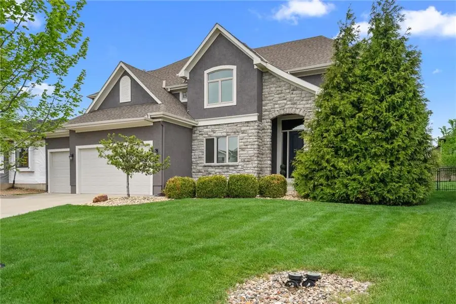 11398 S Longview Road, Olathe, KS 66061 - #3