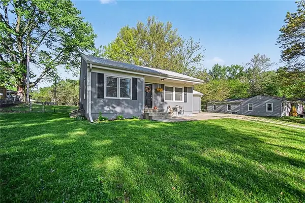 1209 N 8th Street, Lansing, KS 66043