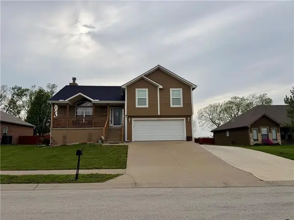 706 SW Bobcat Drive, Oak Grove, MO 64075