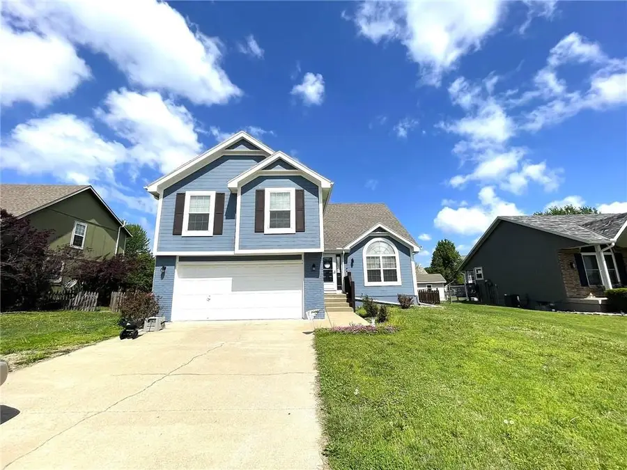 711 Shamrock Lane, Warrensburg, MO 64093 - #2