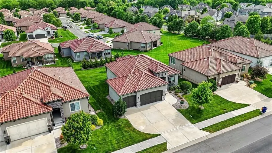 1217 SW Pebble Lane, Lees Summit, MO 64082 - #2