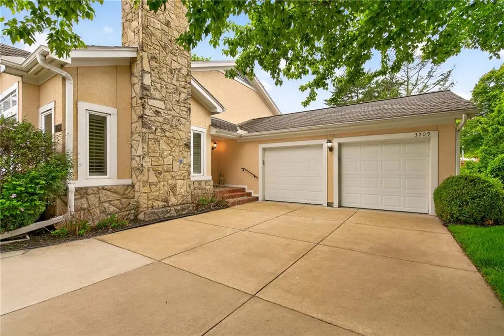 3709 Somerset Drive, Prairie Village, KS 66208 - #1