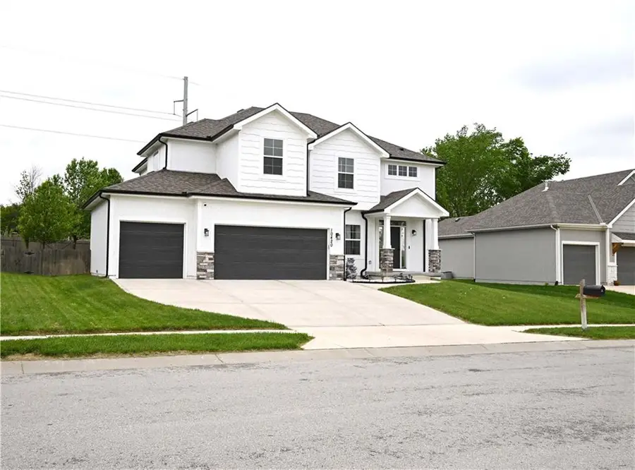 10420 N Flora Avenue, Kansas City, MO 64155 - #3
