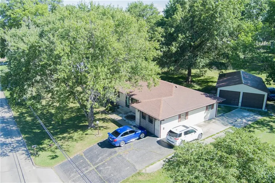 706 W 16th Street, Maryville, MO 64468 - #3