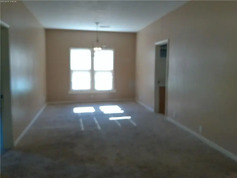 701 W Peoria Street, Paola, KS 66071 - #3