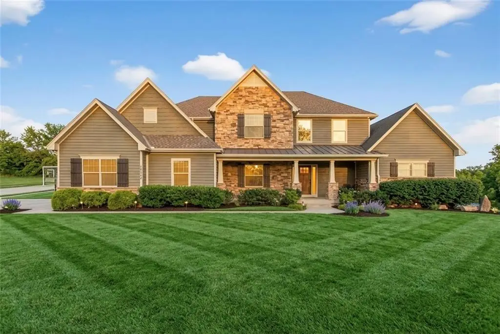 10509 N Hedges Avenue, Kansas City, MO 64157 - #1