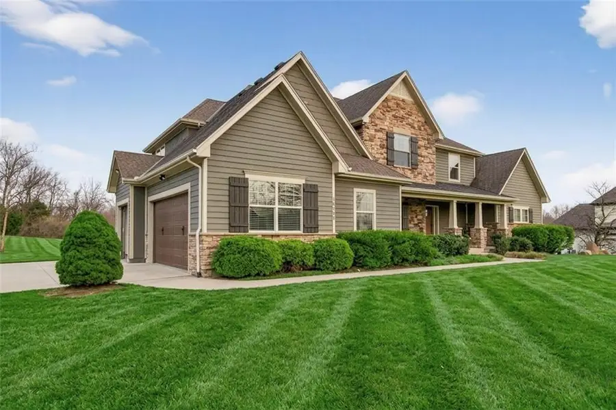 10509 N Hedges Avenue, Kansas City, MO 64157 - #2