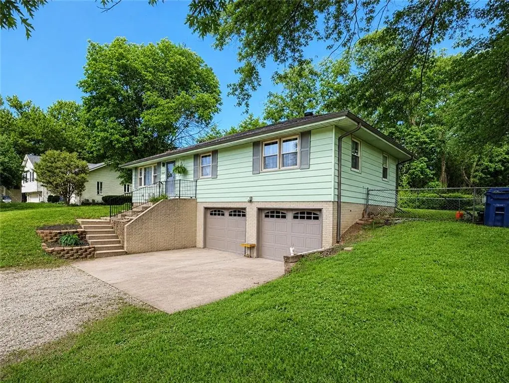 409 N 169 Highway, Smithville, MO 64089 - #1