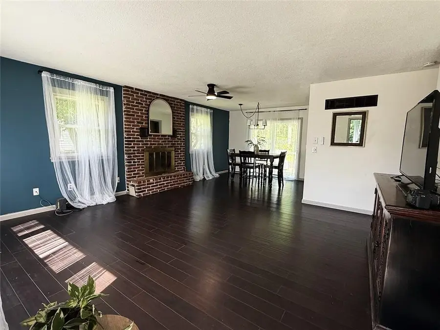 409 N 169 Highway, Smithville, MO 64089 - #2