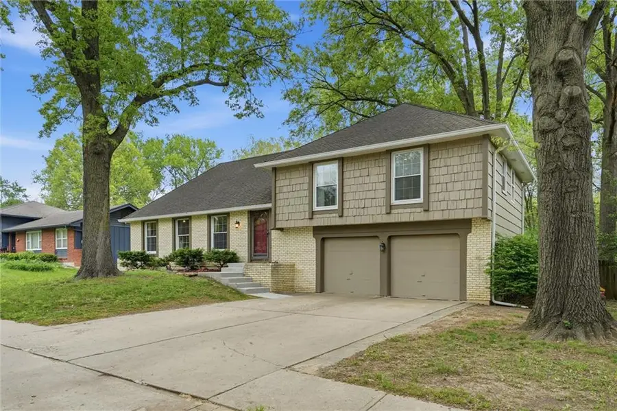 9731 Roe Avenue, Overland Park, KS 66207 - #3