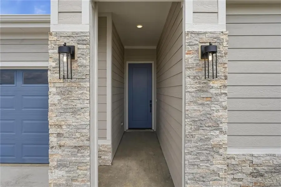 17618 Muncie Street, Gardner, KS 66030 - #2