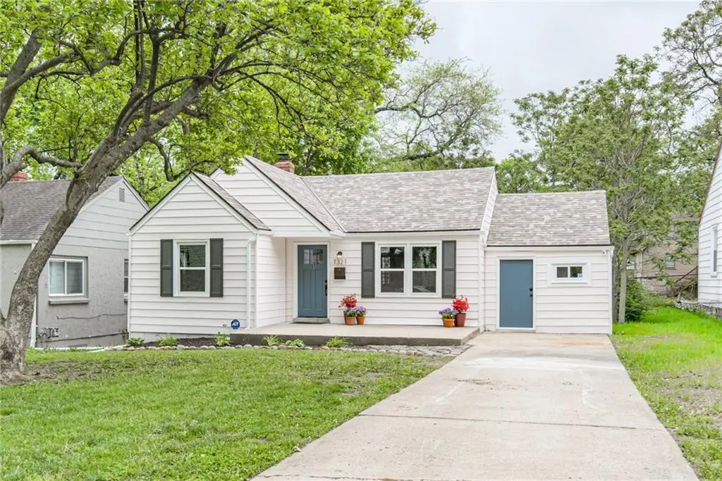 1321 E 76th Street, Kansas City, MO 64131 - #1