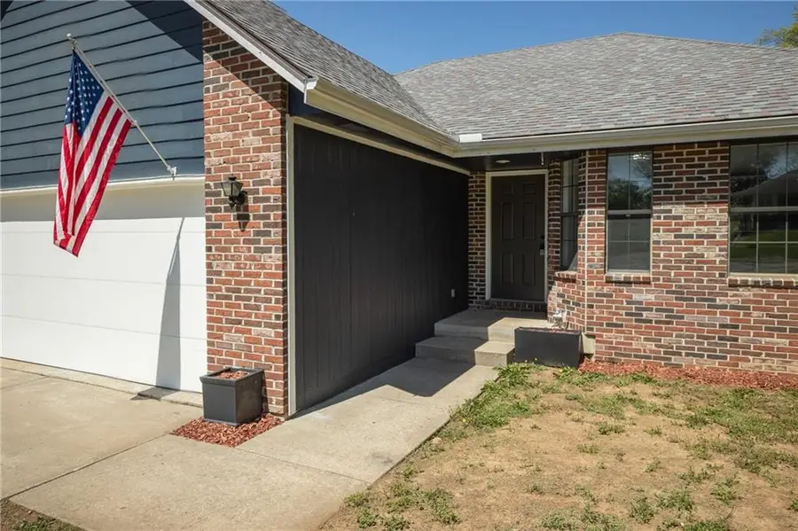 505 Mallory Court, Warrensburg, MO 64093 - #3