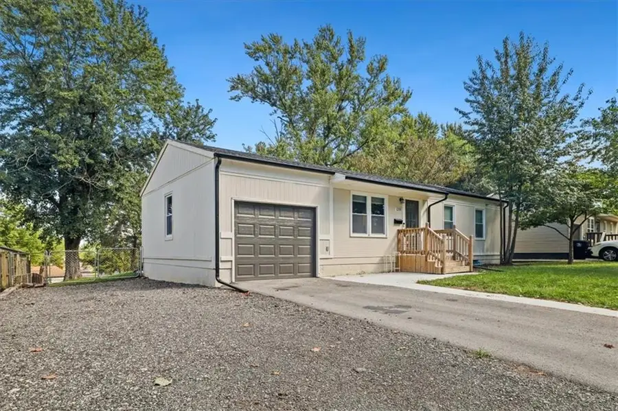 1201 N Indian Lane, Independence, MO 64056 - #2