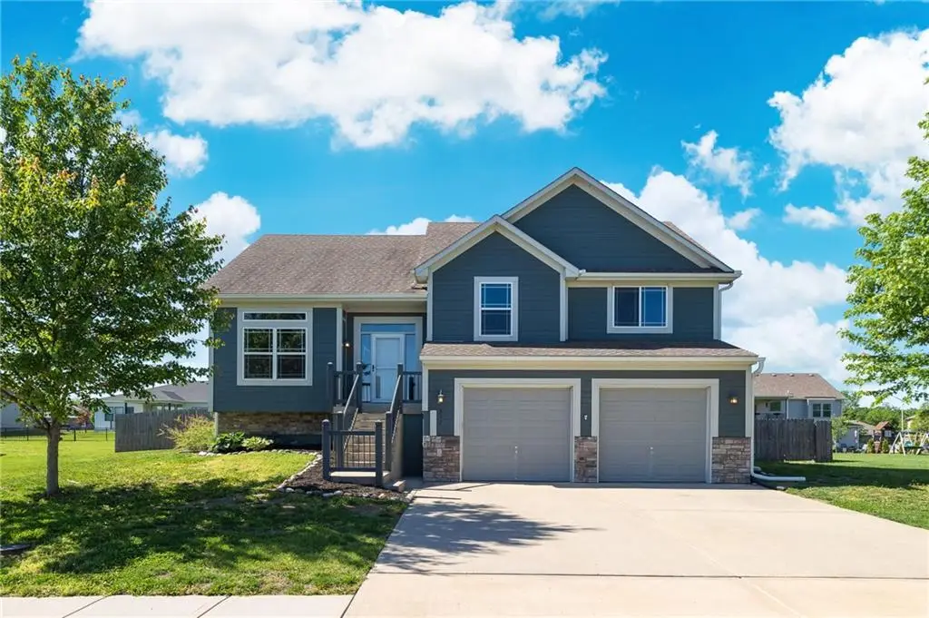 817 W Rader Street, Lone Jack, MO 64086 - #1