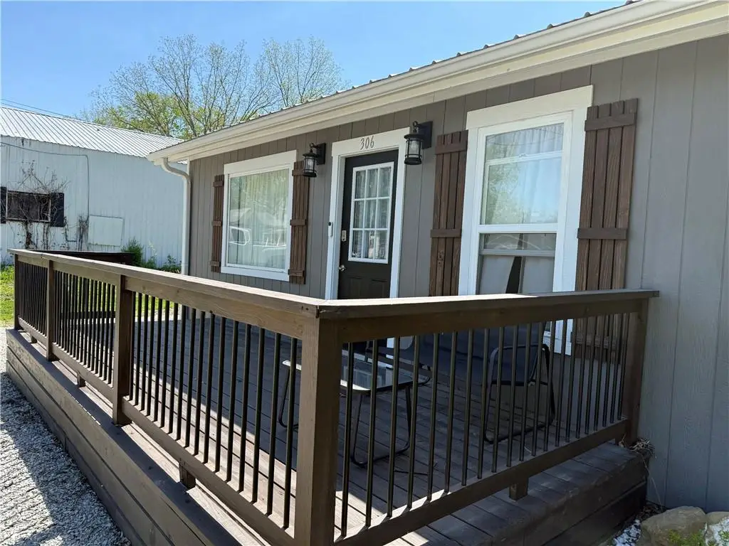 306 Park Street, Gallatin, MO 64640 - #1