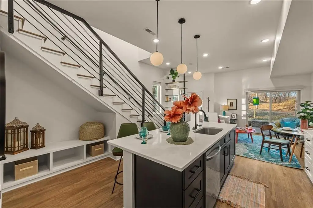 1225 E 29th Street, Kansas City, MO 64109 - #1