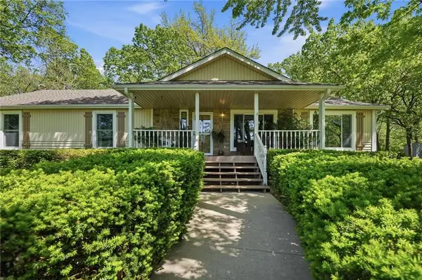 715 Dickinson Road, Independence, MO 64050