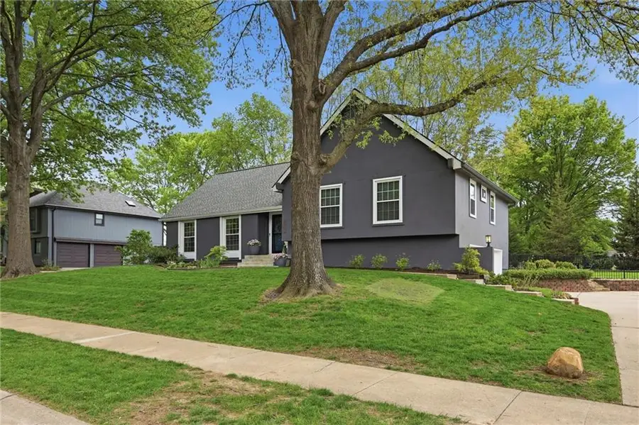 2601 W 121 Street, Leawood, KS 66209 - #3