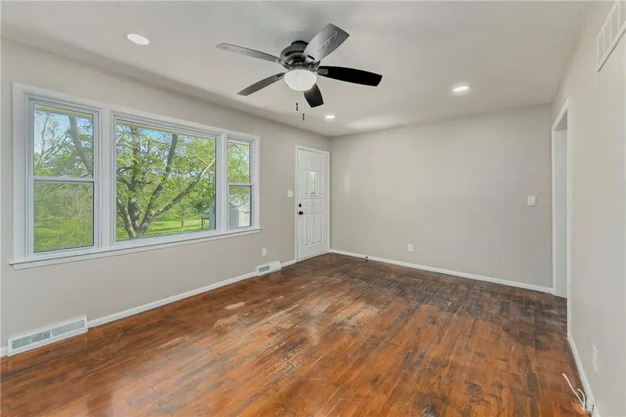 8746 N Troost Avenue, Kansas City, MO 64155 - #3