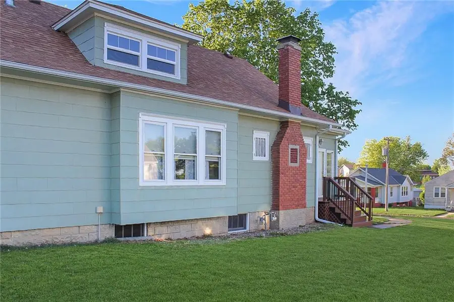 511 W 22nd Street, Higginsville, MO 64037 - #3