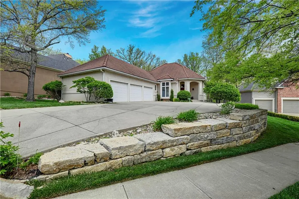 10545 Walmer Street, Overland Park, KS 66212 - #1