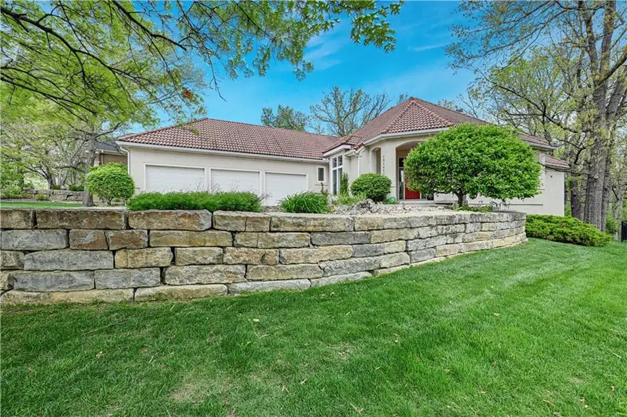 10545 Walmer Street, Overland Park, KS 66212 - #3