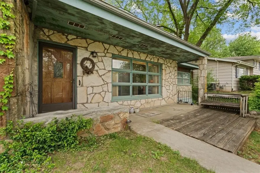 980 NW South Shore Drive, Kansas City, MO 64151 - #3