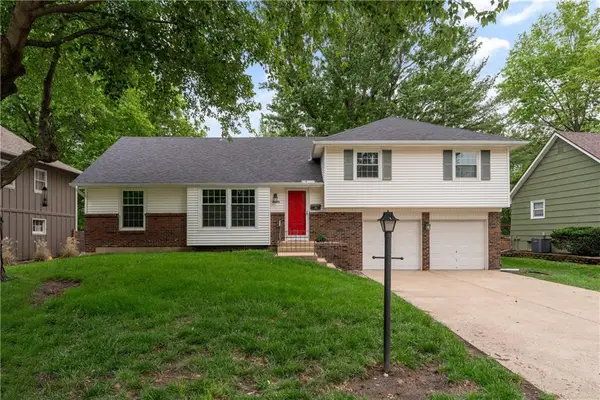 8306 W 97th Terrace, Overland Park, KS 66212