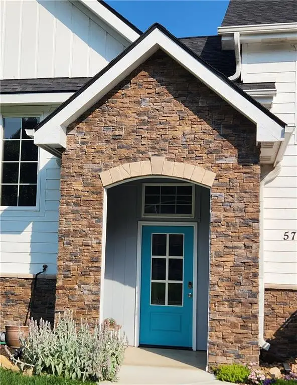 5716 NW Creekview Drive, Parkville, MO 64152 - #2