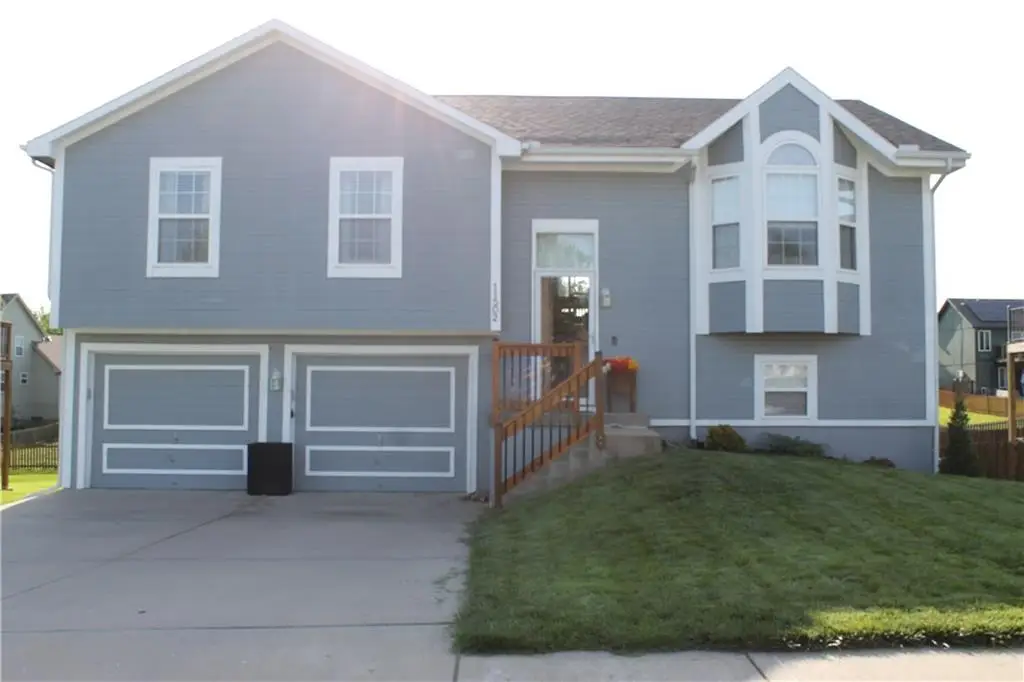 11502 N Laurel Avenue, Kansas City, MO 64157 - #1