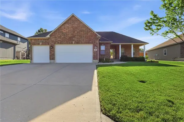 2126 NE Sparta Drive, Blue Springs, MO 64029