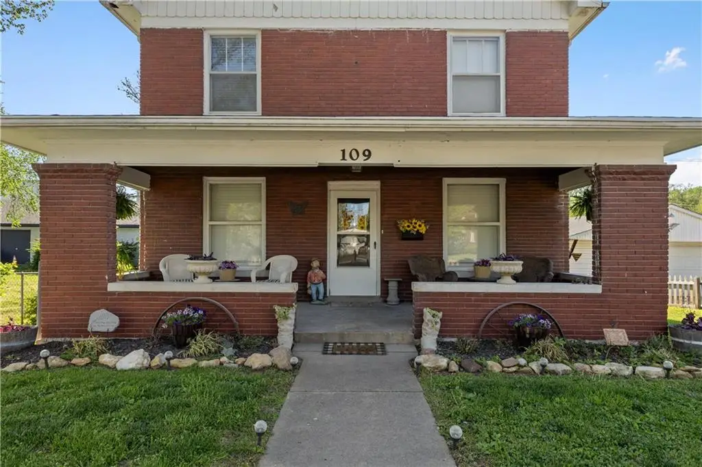 109 N 12th Street, Atchison, KS 66002 - #1