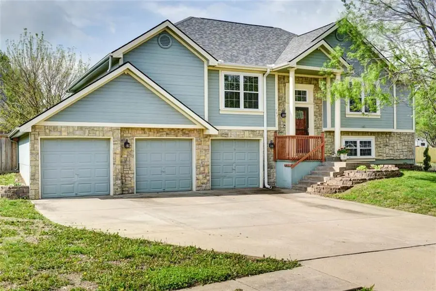 707 E 18th Street, Kearney, MO 64060 - #2